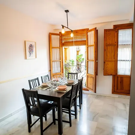 Wallada Patio Andalusi * קורדובה