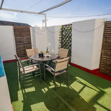 Wallada Patio Andalusi דירה